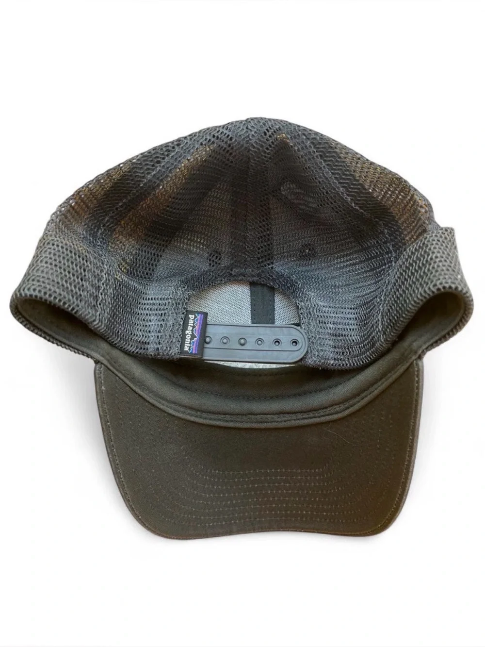 Patagonia P-6 Logo Fitz Roy Trucker Hat Dark Gray Mesh Snapback Cap